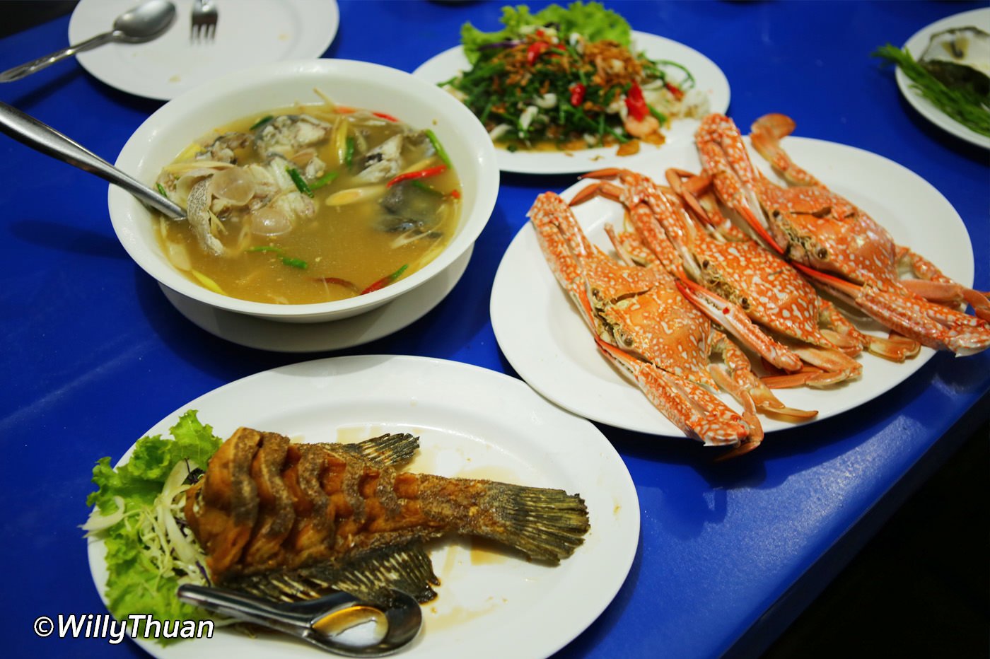 Phuket Floating Restaurants - amazingthailand.org