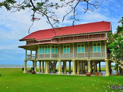 Maruekathaiyawan Palace - amazingthailand.org