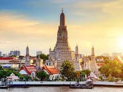 Wat Arun in Bangkok - amazingthailand.org