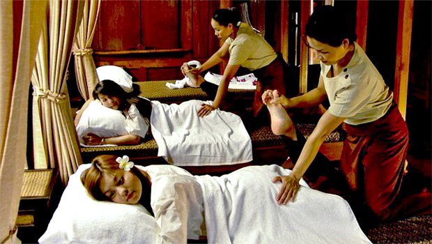 Wat Pho traditional Thai massage - amazingthailand.org