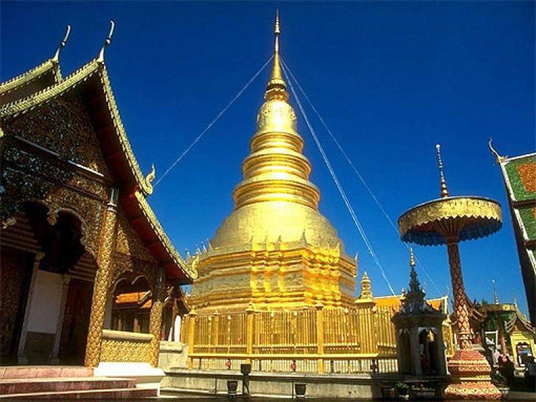 Wat Phra That Doi Chom Thong - amazingthailand.org
