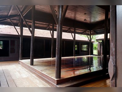 Khun Phaen Residence - amazingthailand.org