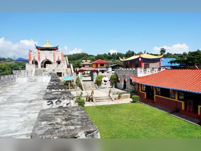 Visit the Santichon Chinese Village - amazingthailand.org
