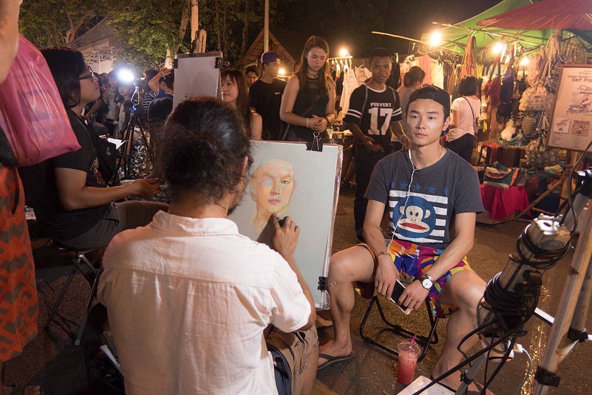 Kad Na Mor (Student Night Market) - amazingthailand.org