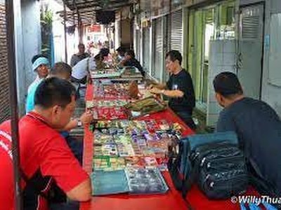 Thai Amulets Market in Phuket Town - amazingthailand.org