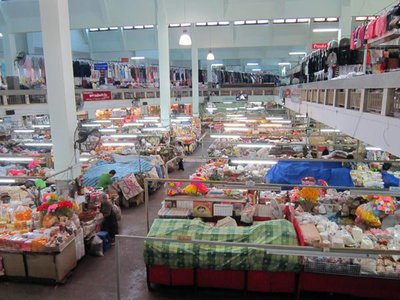 Ton Lamyai Market in Chiang Mai - amazingthailand.org