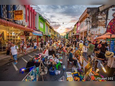 Phuket Weekend Market - amazingthailand.org