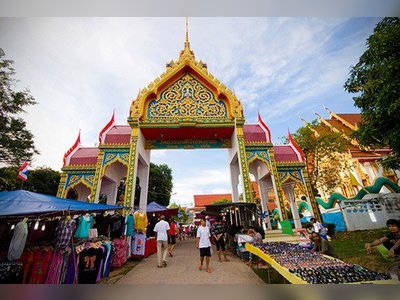 Karon Temple Market in Phuket - amazingthailand.org