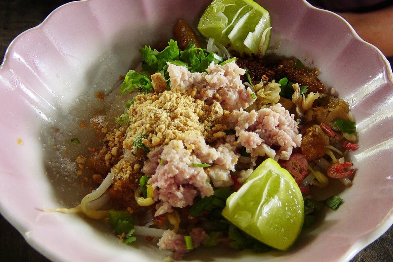 ก๋วยเตี๋ยวไทย ตาปุ้ย (Ta Puy Noodle) - amazingthailand.org