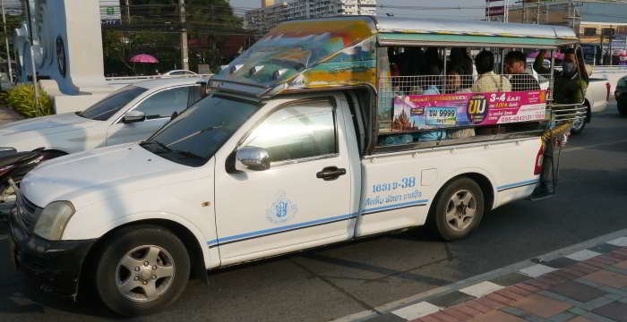 รถโดยสารสองแถวบนทางหลวงสุขุมวิท - amazingthailand.org