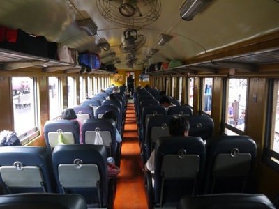 Travelling on the Bangkok to Hua Hin Train - amazingthailand.org