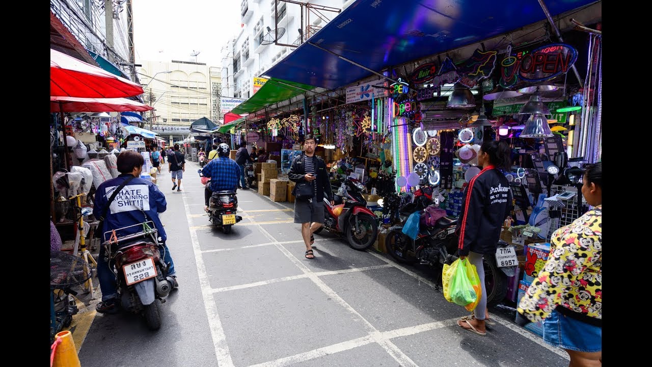 Khlong Thom Market in Bangkok - amazingthailand.org