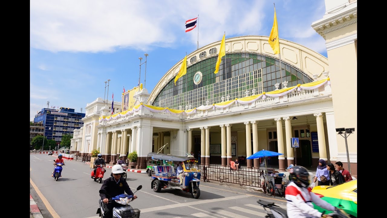 Hua Lamphong Railway Station in Bangkok - amazingthailand.org