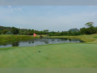 Rajjaprabha Dam Golf Course - amazingthailand.org