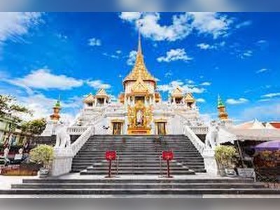 Wat Traimit in Bangkok - amazingthailand.org