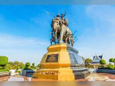Somdet Phra Suriyothai Monument