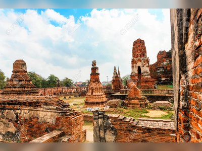 Wat Phra Mahathat - amazingthailand.org