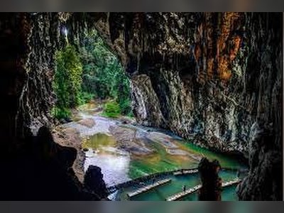 Explore the Massive Tham Lot Cave - amazingthailand.org