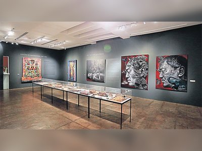 100 Tonson Art Gallery - amazingthailand.org