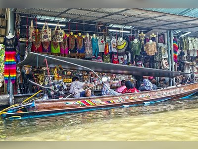Damnoen Saduak Floating Market - amazingthailand.org