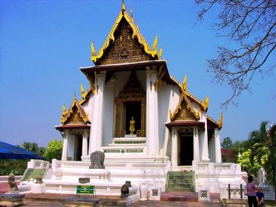 Wat Na Phra Men - amazingthailand.org