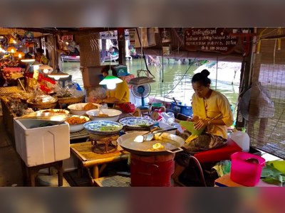 Ayutthaya Floating Market - amazingthailand.org