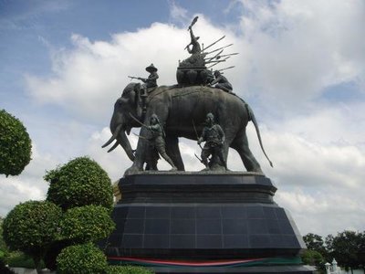 Queen Suriyothai Monument - amazingthailand.org