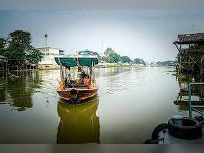 Ayutthaya Ferry Boat - amazingthailand.org